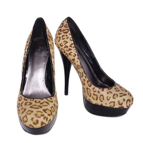 Bakers 'Victoria' Leopard-Print Platform Pumps, Size 7.5B - Picture 1 of 9